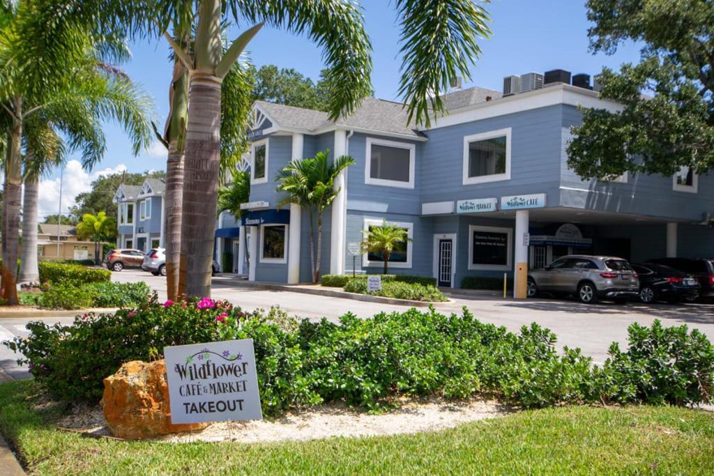 Located By The Beach 1 Bedroom With Parking And Pool クリアウォーター エクステリア 写真