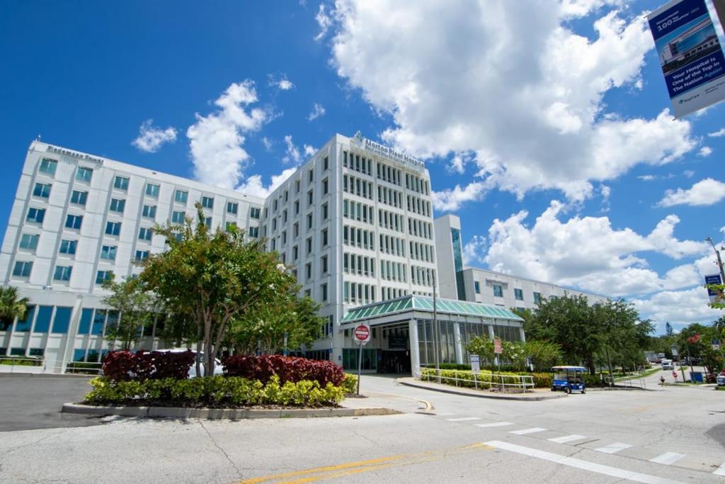 Located By The Beach 1 Bedroom With Parking And Pool クリアウォーター エクステリア 写真