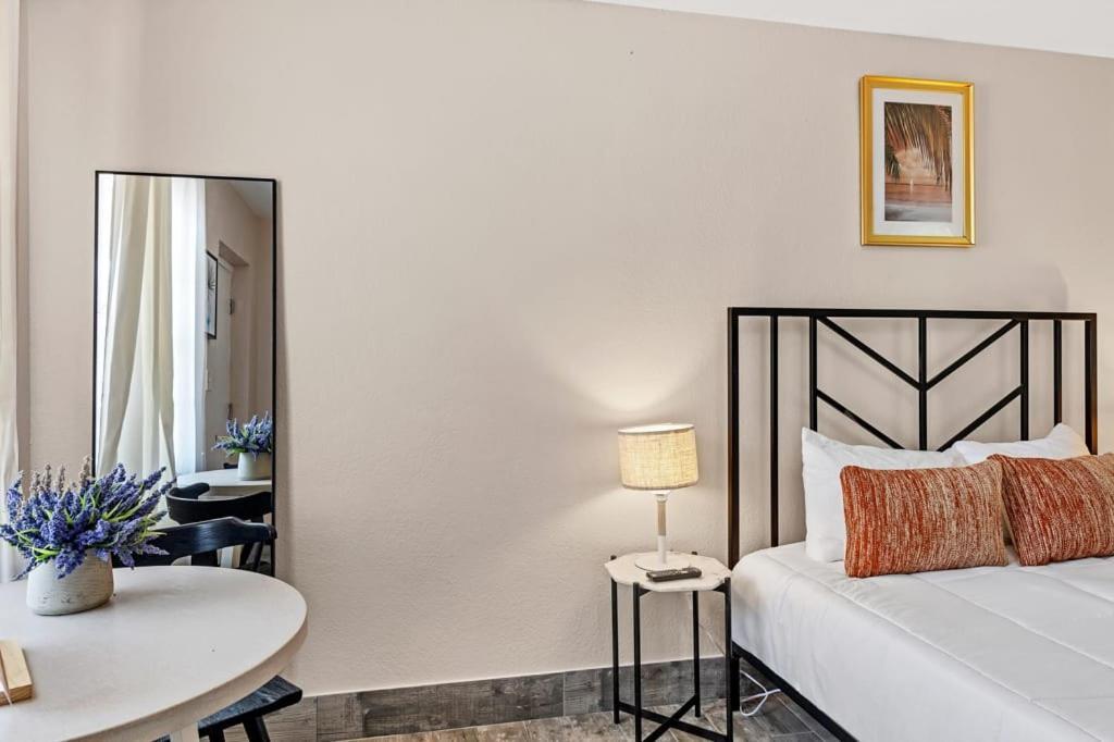 Located By The Beach 1 Bedroom With Parking And Pool クリアウォーター エクステリア 写真